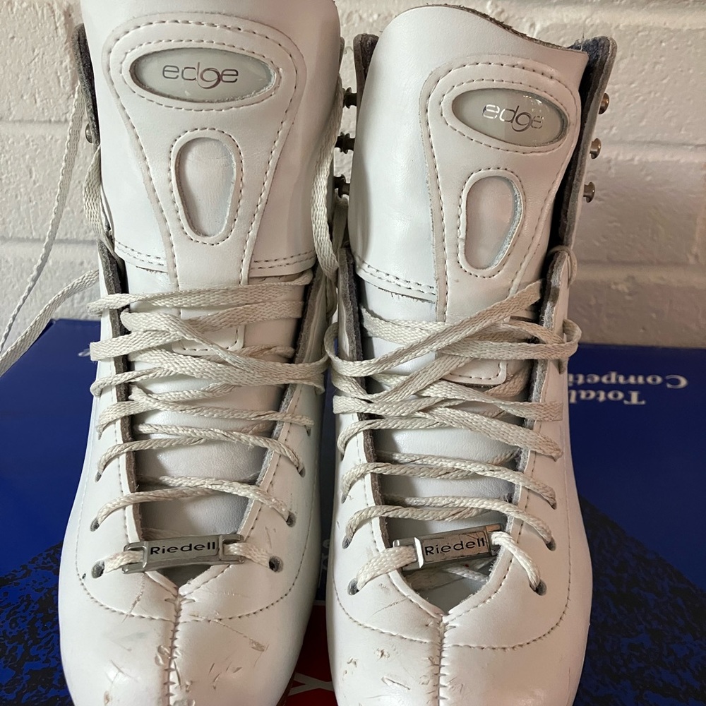Riedell Girls Edge Boots size 2 narrow